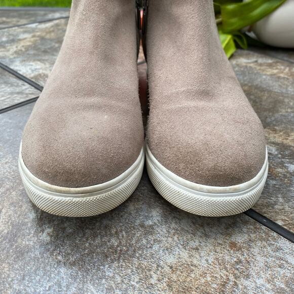 Blondo Taupe Suede Leather Georgette Waterproof Booties Womens Side Zip Size 9 - Picture 3 of 11